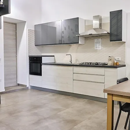 Alojamento de Acomodação e Pequeno-almoço Gioielli House 4*